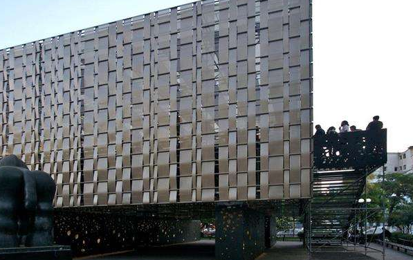 教您如何選擇滿意的深圳鋁單板廠家